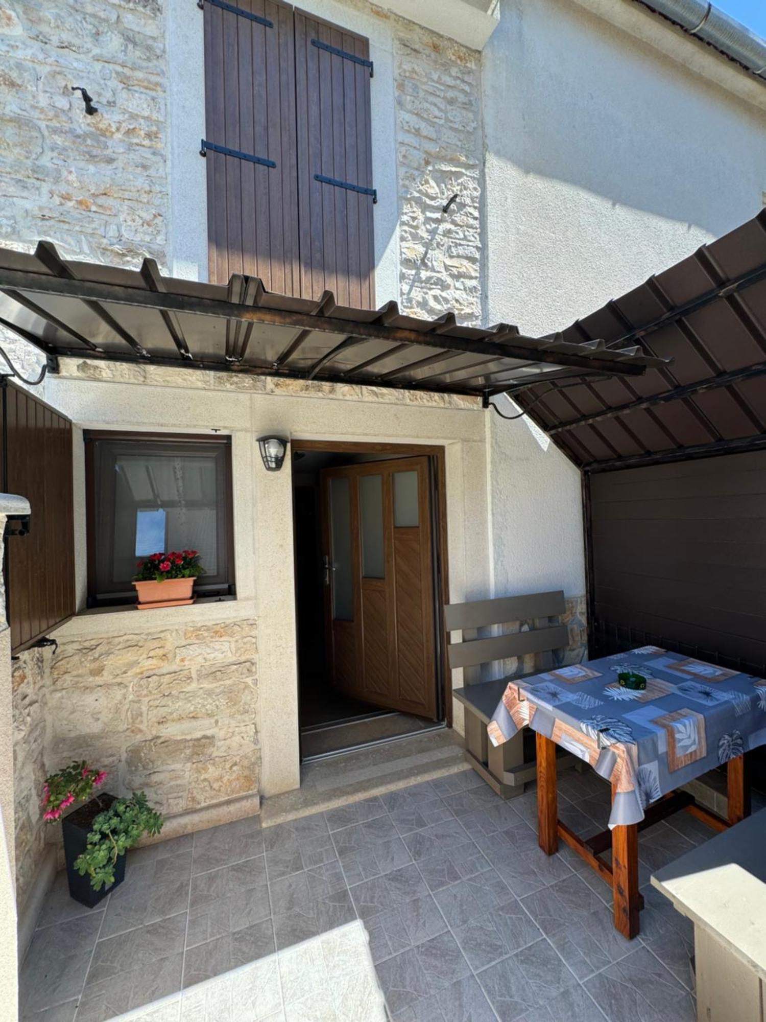 Apartman Ajhner Tar-Vabriga Exterior foto